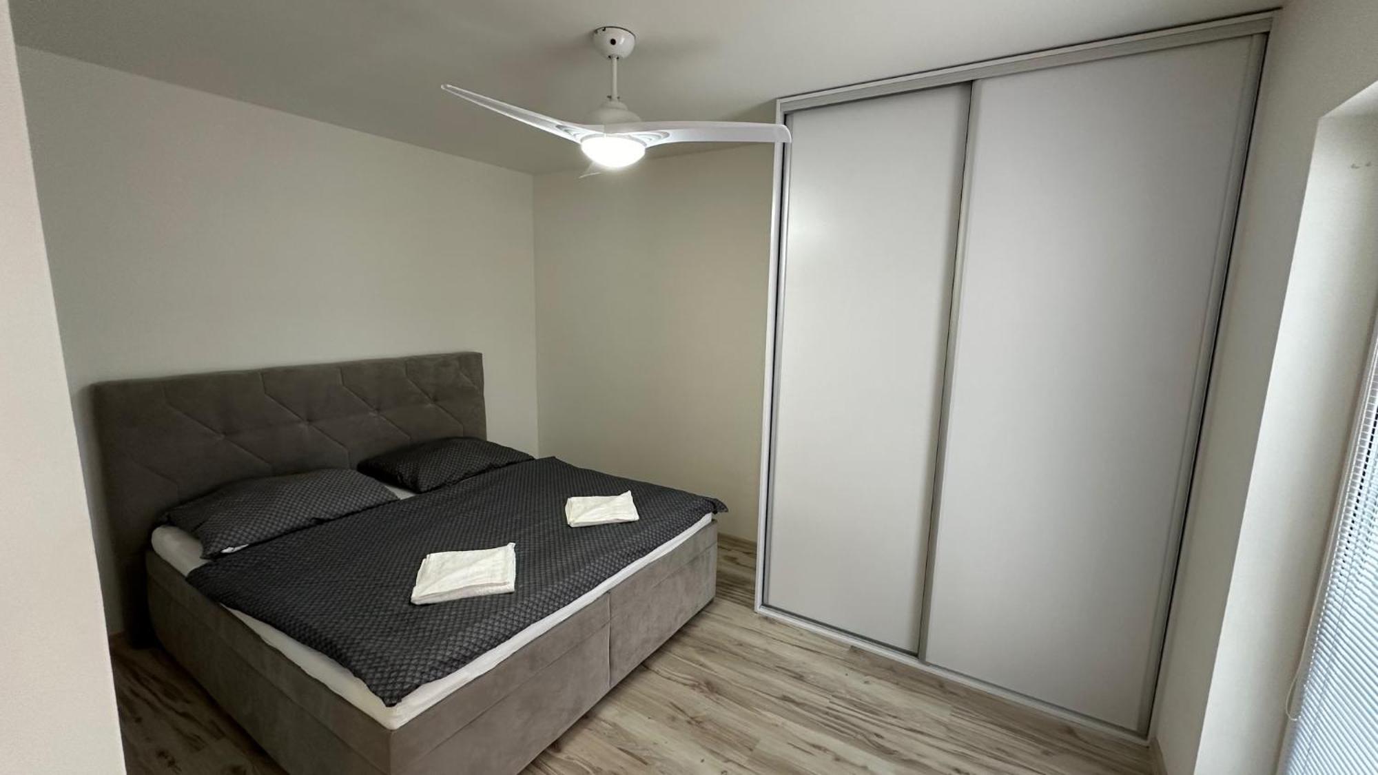 2 Room Apartment With Balcony Liptovský Mikuláš Esterno foto