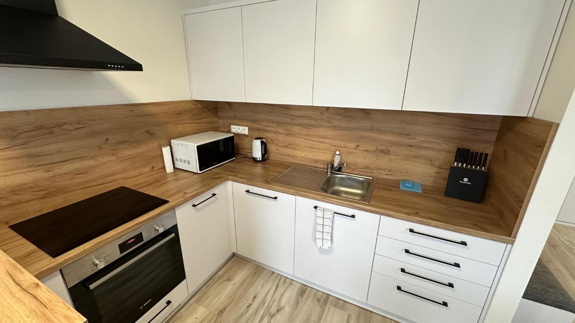 2 Room Apartment With Balcony Liptovský Mikuláš Esterno foto